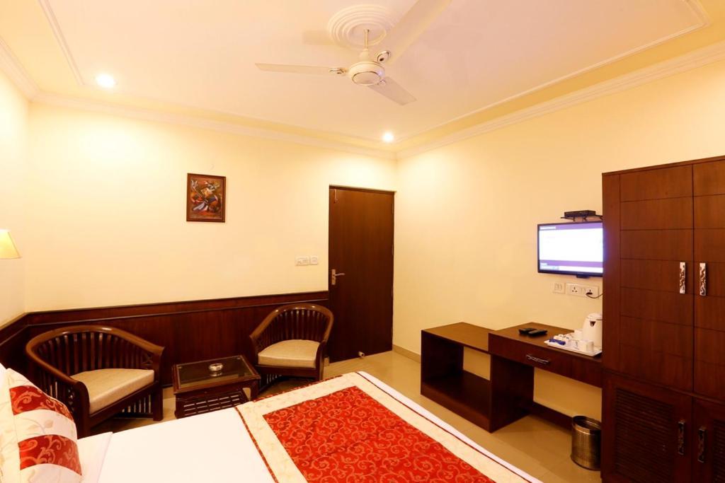 Airport La Sapphire Hotel & Restaurant Neu-Delhi Exterior foto