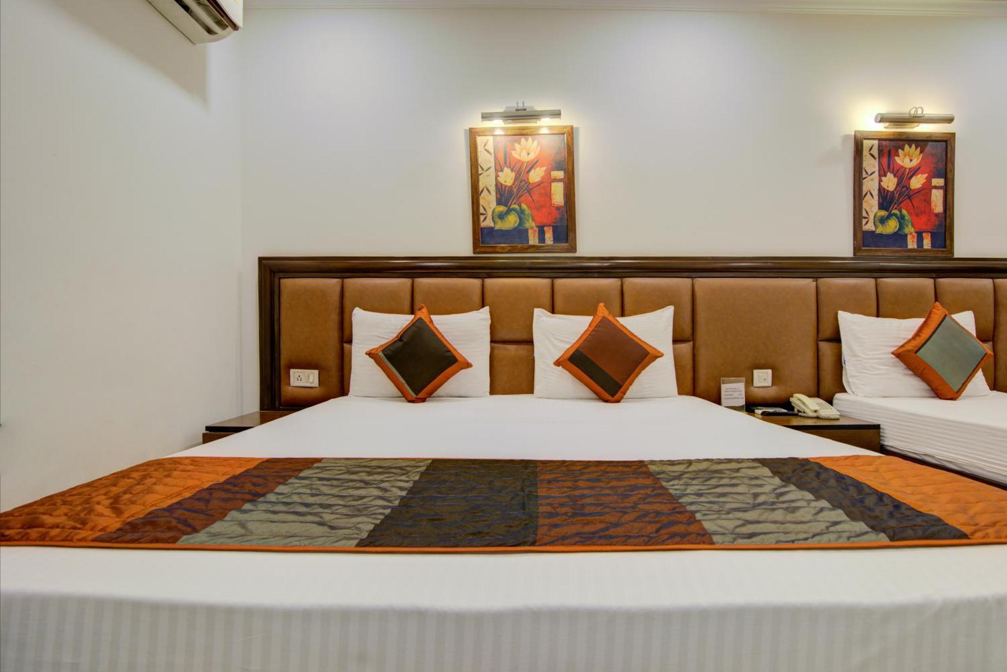 Airport La Sapphire Hotel & Restaurant Neu-Delhi Exterior foto