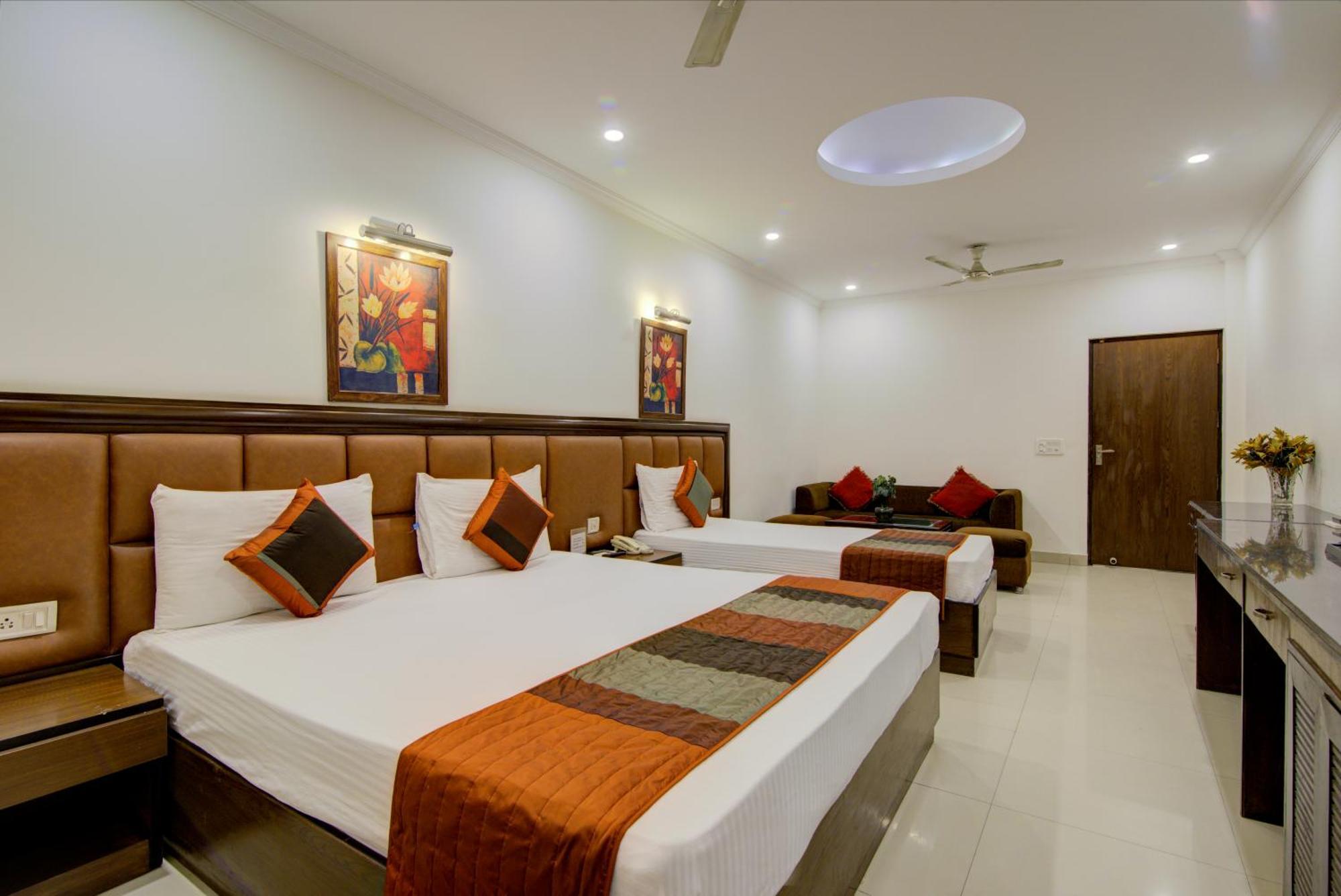 Airport La Sapphire Hotel & Restaurant Neu-Delhi Exterior foto